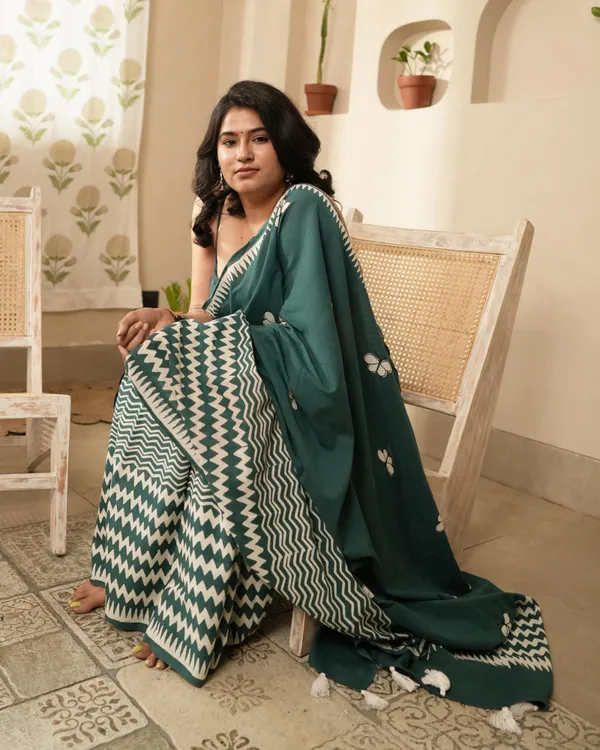 Emerald_Green_Cotton_Emerald_H_Block_Printed_Mul_Saree_With_Tassels_For_Women